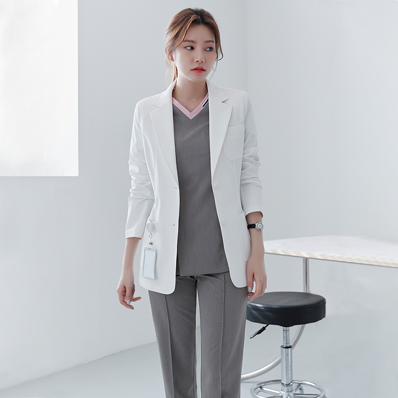 Medical Lab Years - 韓国風ショート丈美容院作業服 白い白衣 シングルレイヤースーツジャケット 医療・美容整形外科病院用白衣
